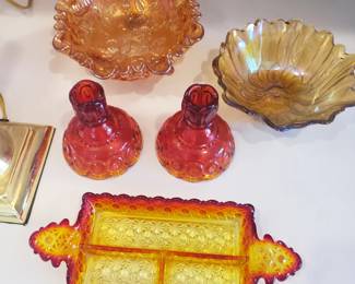 Daisy & Button pattern glass