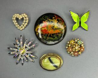 Assorted Brooches 