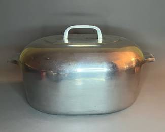 Vintage Wagner Ware Magnalite Roaster Dutch Oven 