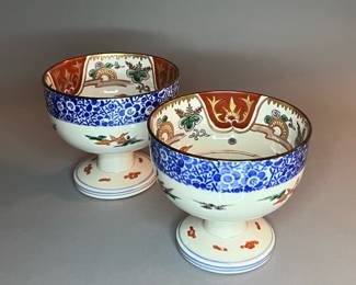 Pair of Japanese Meiji Period Porcelain Imari Bowls