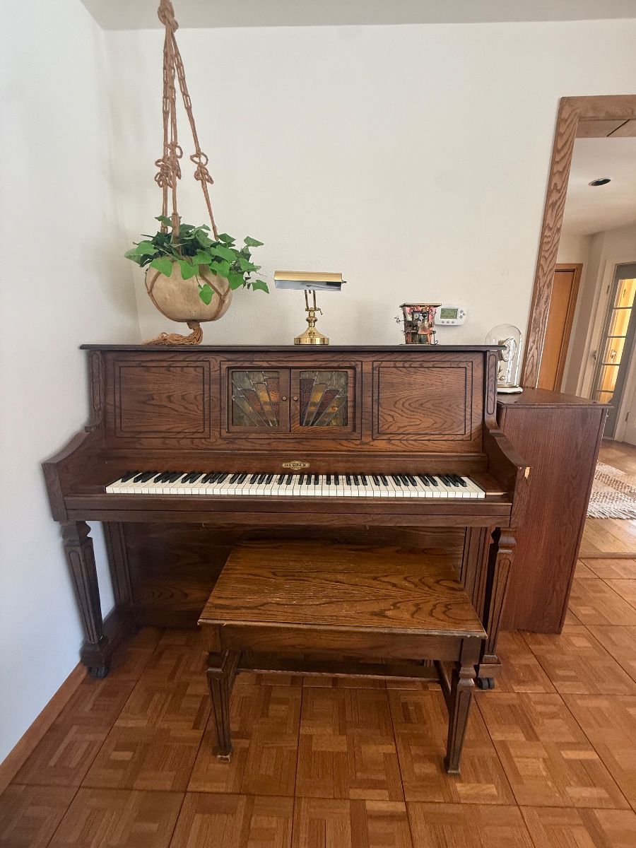 Vintage Aeolian Sting II player piano stained glass and oak case Electric With Bench 