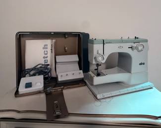  Vintage ELNA Sewing Machine 