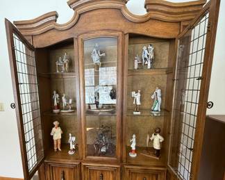 China Hutch  (Heavy) would make an awesome cabinet for Brandy & Whiskey 🤓