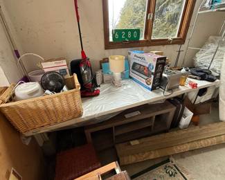 small household appliances, toaster, rug, fan, humidifier