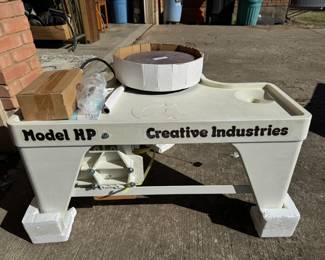 pottery wheel (brand new)