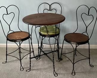  01 Black Metal Bistro Table and Chairs