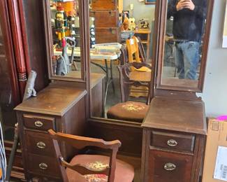 Vintage vanity