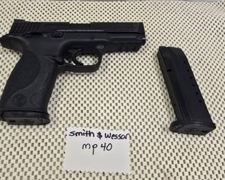 Smith and Wesson MP 40