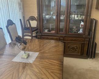 HUTCH/COFFEE TABLE/CHAIRS