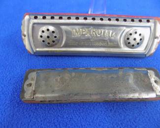 Lot 114. Rauner Impartial Artist's tremolo harmonica. F.A. Rauner Valencia 14-hole tremolo.