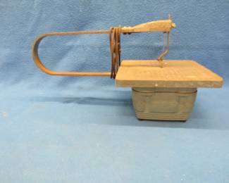 Lot 189. Vintage Syncro Saw scroll saw