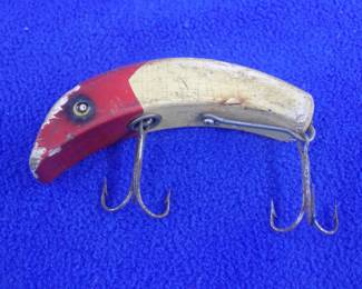 Lot 214. Vintage South Bend 3 1/4" wooden Tease-Oreno with tack eyes