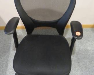 Lot 482. Desk chair. Stuck in low position