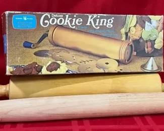 Nordic Ware Deluxe Cookie King  More