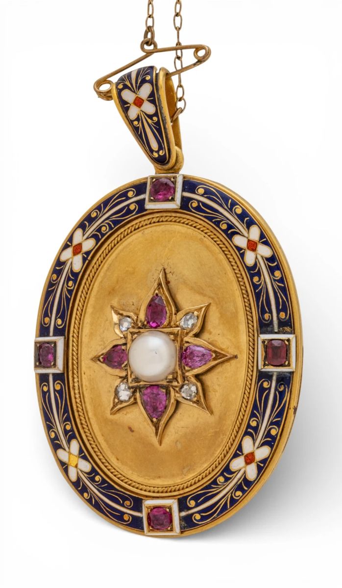 Lot 1
Empress Eugenie's Locket with Photo, Ruby, Diamond, 18K Gold, Enamel 1881