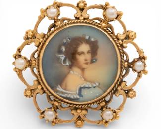 Lot 62
14Kt Gold Round Portrait Brooch - Pendant with Pearls