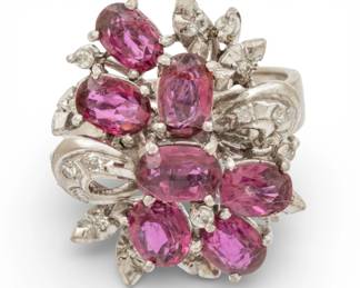 Lot 73
18Kt White Gold Ruby and Diamond Ring