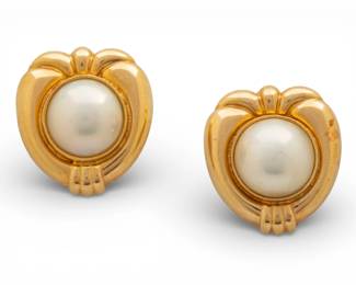 Lot 87
14k Yellow Gold Mabe Pearl Earrings