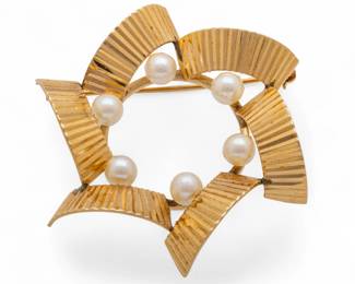 Lot 71
14Kt Yellow Gold Pinwheel Brooch with Pearls