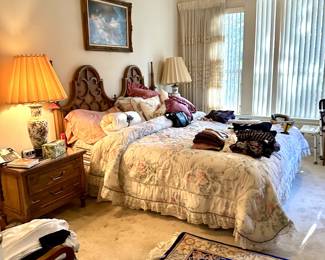 bed, mcm (mid century modern) wooden headboard, king