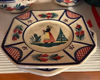 HB Quimper Faience Set fourth image