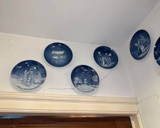 Bing  Grondahl Jul Christmas Plates fourth image
