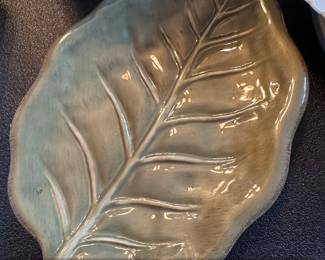 Tabletops Lifestyles Tropical Leaf Hand Painted Dish