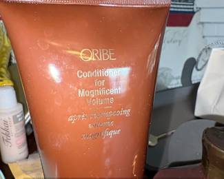 Oribe Shampoo and Conditioner for Magnificent Volume third image