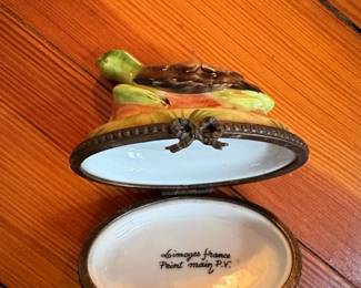 Limoges France Porcelain Hinged Trinket Box  Turtle second image