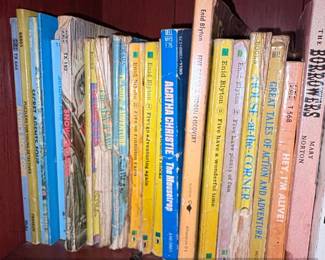 Vintage Red Arch Top Bookcase with Mixed Collection of Books sixth image