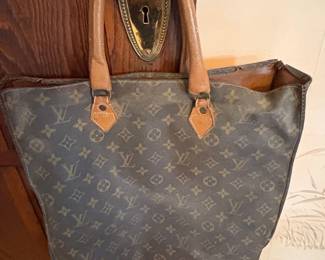 Louis Vuitton Sac Plat Monogram Canvas Tote Bag second image
