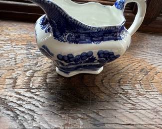Buffalo Pottery Blue Willow Gravy Boat