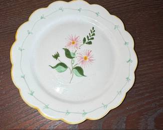 HandPainted Ceramic Plate with Daisy Motif by Secla