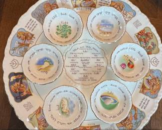 Grindley Royal Cauldron Seder Dish with Bowls second image