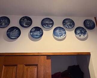 Bing  Grondahl Jul Christmas Plates third image