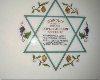 Grindley Royal Cauldron Seder Dish with Bowls fourth image