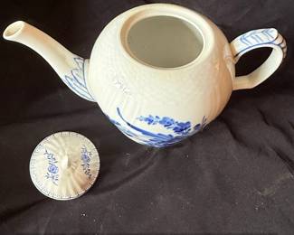 Royal Copenhagen Blue Flower Curved Teapot third image