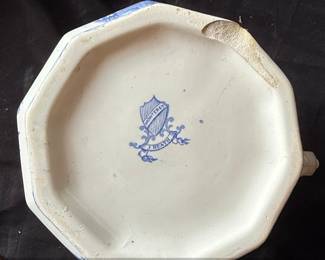 Victorian Monterey Pattern Blue Willow Transferware Chamber Pot with Lid by J. Heath fourth image