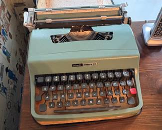 Olivetti Lettera Portable Typewriter