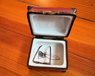 Vintage Ceramic Trinket Box with Miniature Spectacles second image