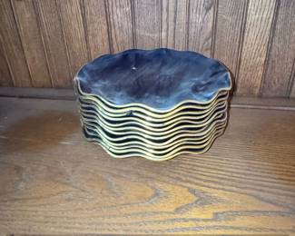 Set of Annieglass Ruffle Buffet Plates with Gold Band