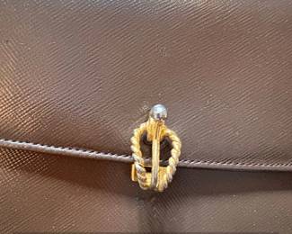 Vintage Brown Textured Leather Handbag with Gold Tone Clasp second image