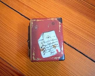 Vintage Ceramic Trinket Box with Miniature Spectacles