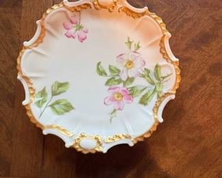 Porcelain Trinket Dish with Wild Rose Motif and Gilt Edging, T.V. France