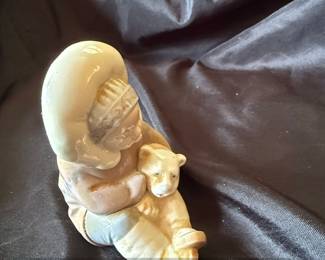 Lladro Porcelain Figurine Eskimo Playing  second image