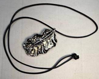 Leaf Pendant Necklace