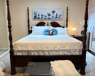 Kathy Ireland Home Cherry Wood King Bed w/Serta Base