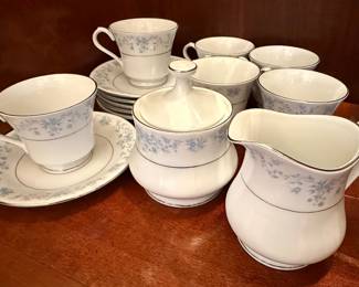 China Pearl Fine China Liling Tea Set