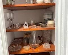 Assorted glassware and nick nacks