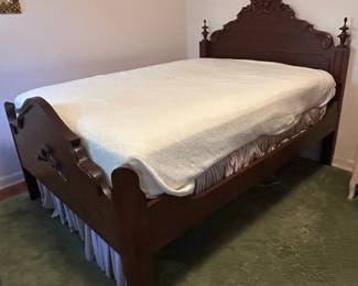 Antique full size bed